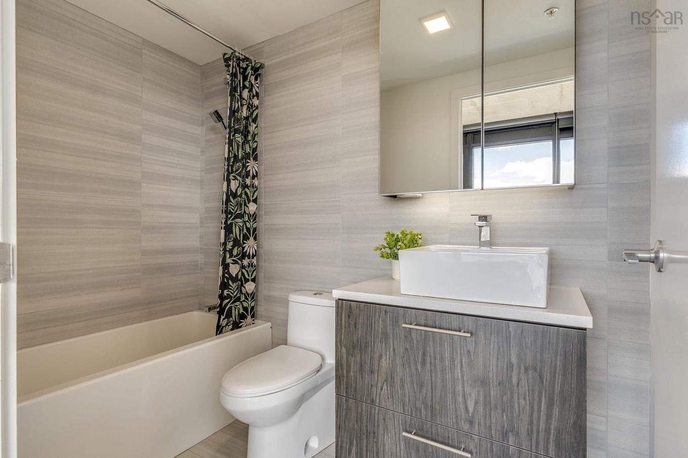 804 1048 Wellington Street, Halifax, NS