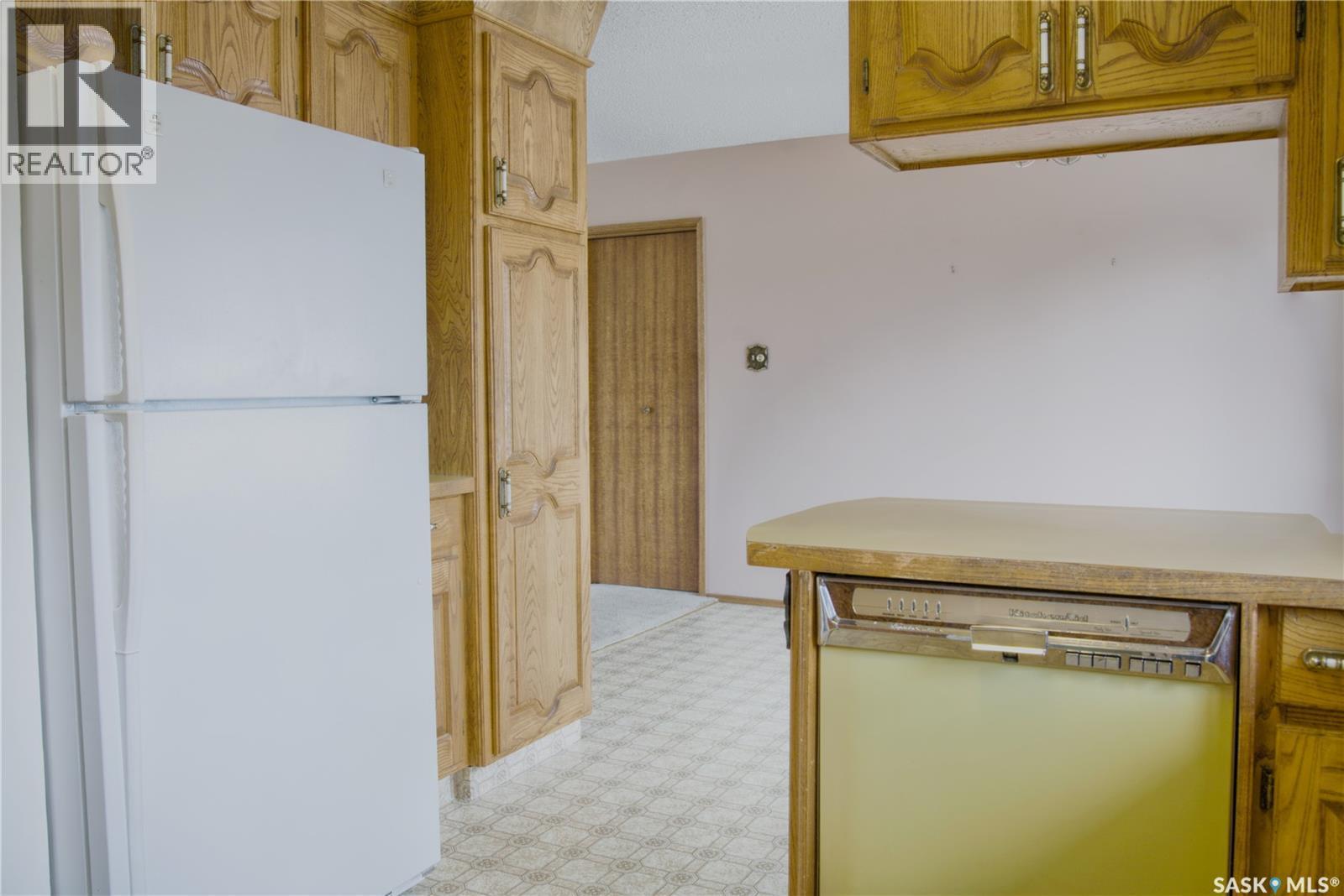 802 7Th Street E, Saskatoon, SK - Indoor