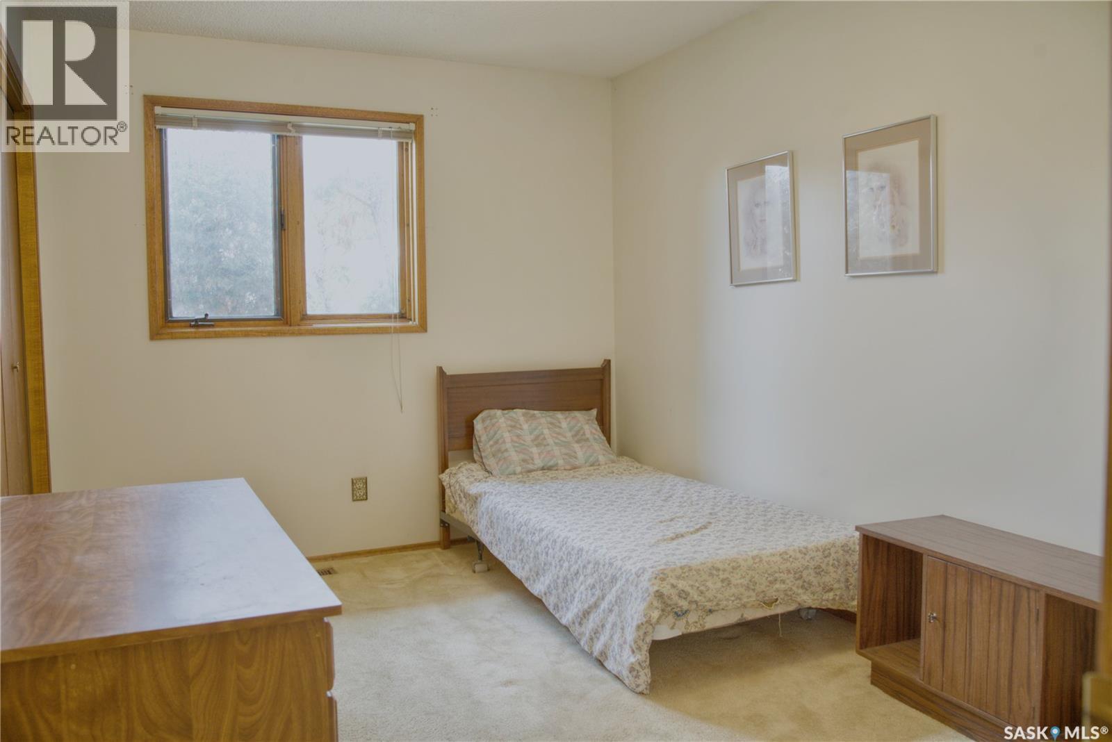 802 7Th Street E, Saskatoon, SK - Indoor Photo Showing Bedroom