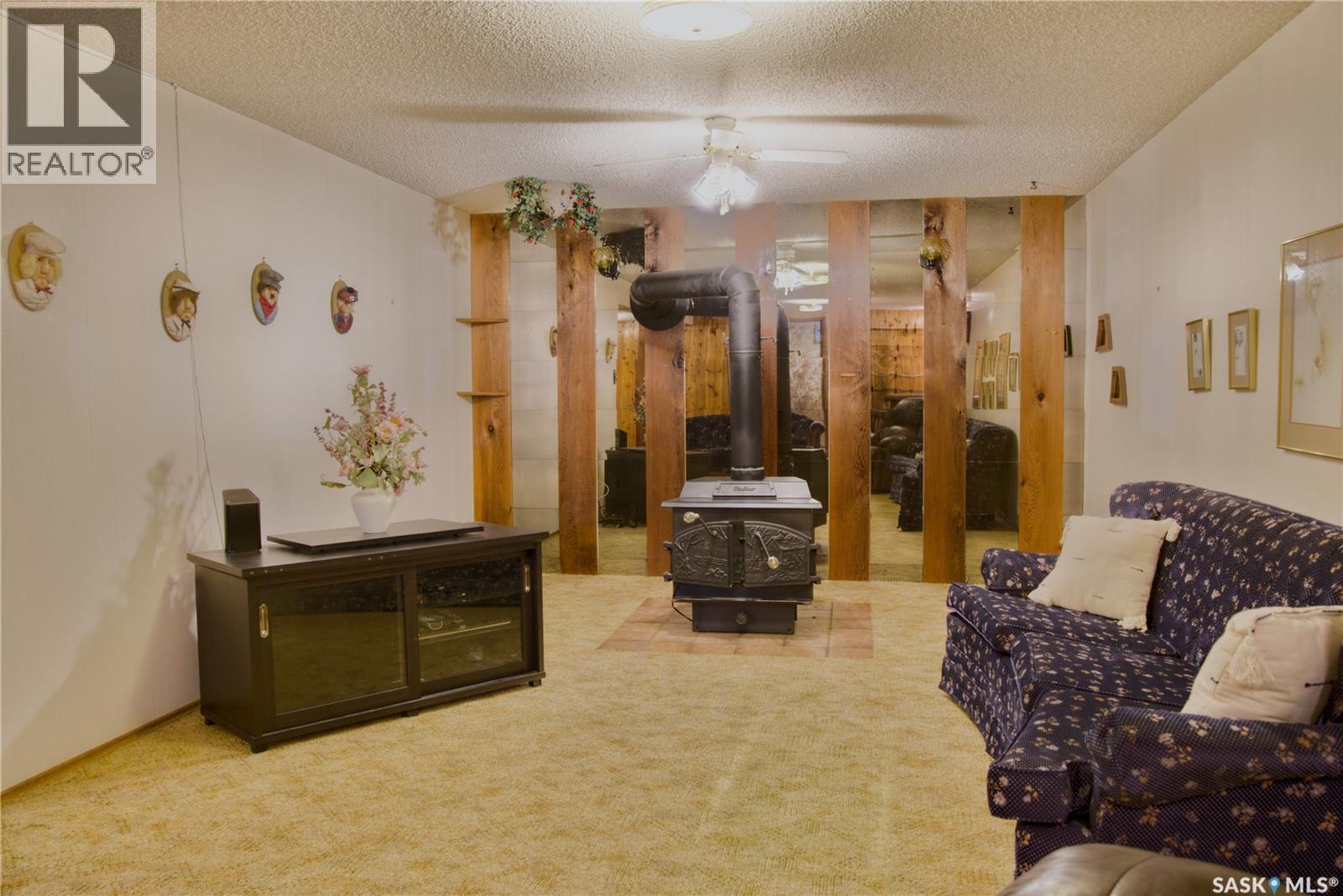 802 7Th Street E, Saskatoon, SK - Indoor