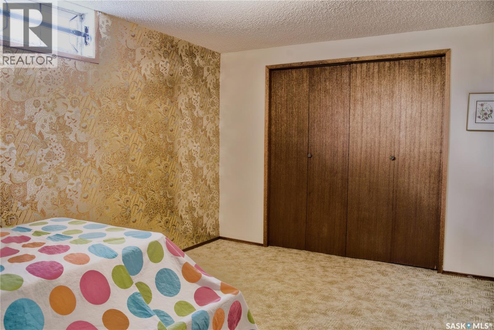 802 7Th Street E, Saskatoon, SK - Indoor Photo Showing Bedroom
