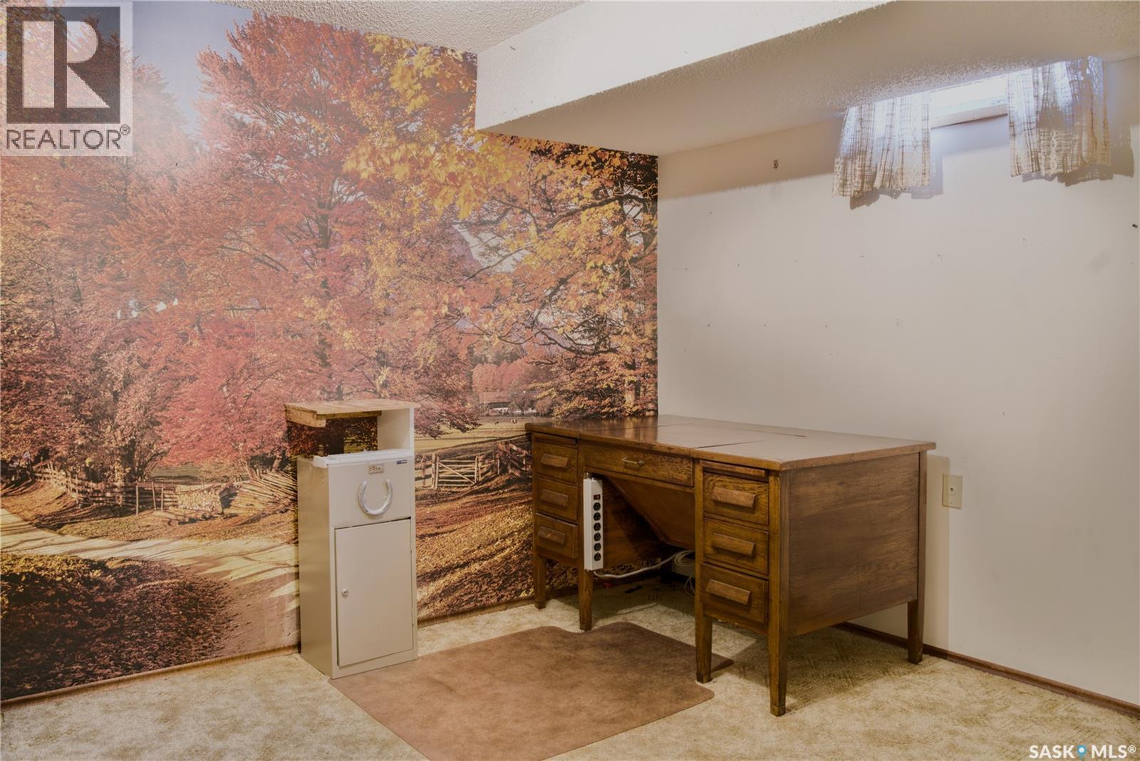 802 7Th Street E, Saskatoon, SK - Indoor