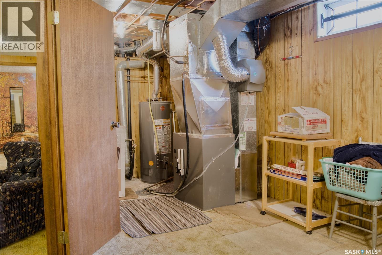 802 7Th Street E, Saskatoon, SK - Indoor Photo Showing Basement