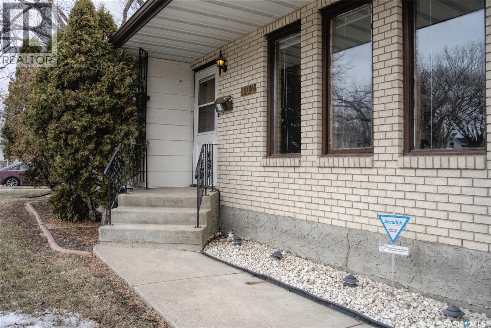 802 7Th Street E, Saskatoon, SK - Outdoor