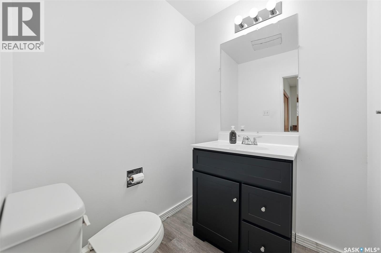 56 Welker Crescent, Saskatoon, SK - Indoor Photo Showing Bathroom