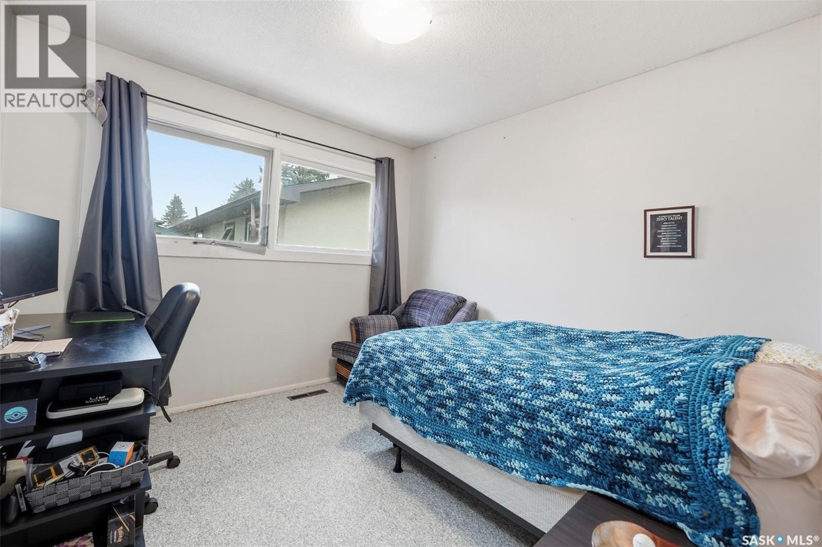 56 Welker Crescent, Saskatoon, SK - Indoor Photo Showing Bedroom