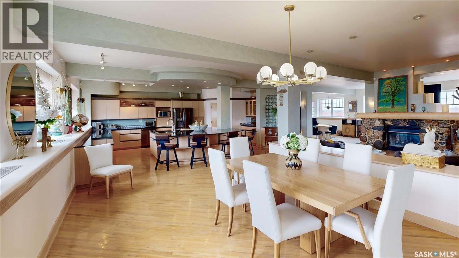 400 1150 Rose Street, Regina, SK - Indoor Photo Showing Dining Room