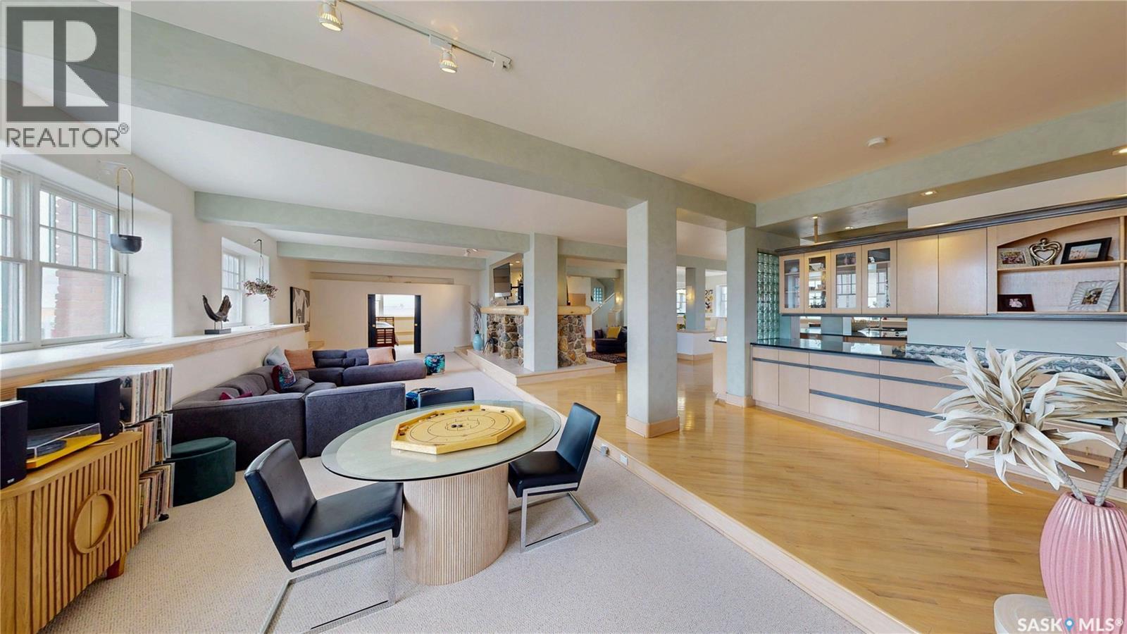 400 1150 Rose Street, Regina, SK - Indoor Photo Showing Dining Room