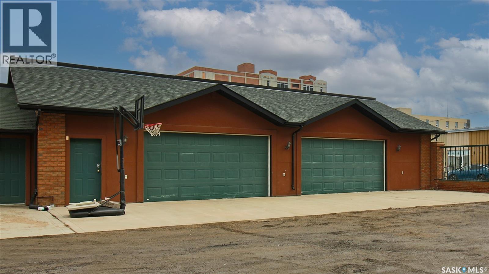 400 1150 Rose Street, Regina, SK - Outdoor