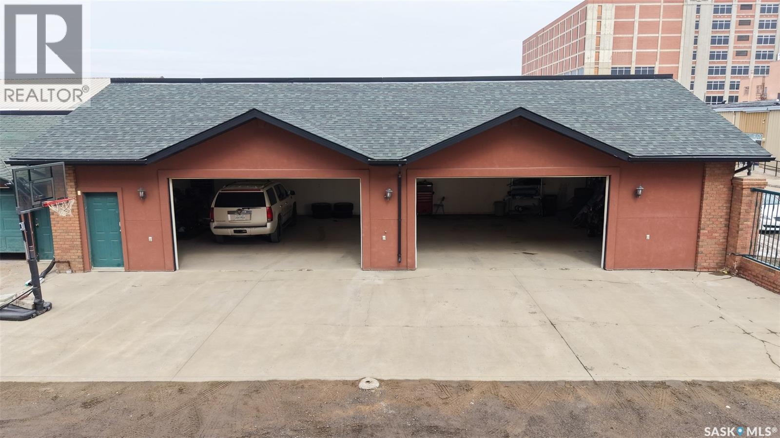 400 1150 Rose Street, Regina, SK - Outdoor