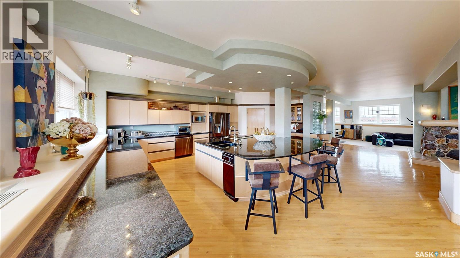 400 1150 Rose Street, Regina, SK - Indoor Photo Showing Dining Room