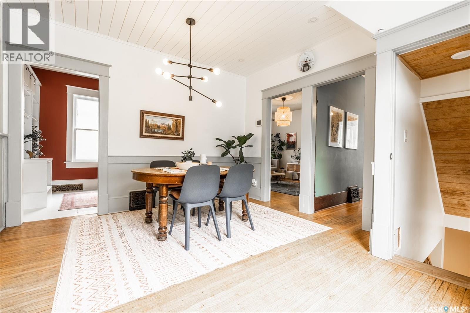 215 27Th Street W, Saskatoon, SK - Indoor Photo Showing Dining Room