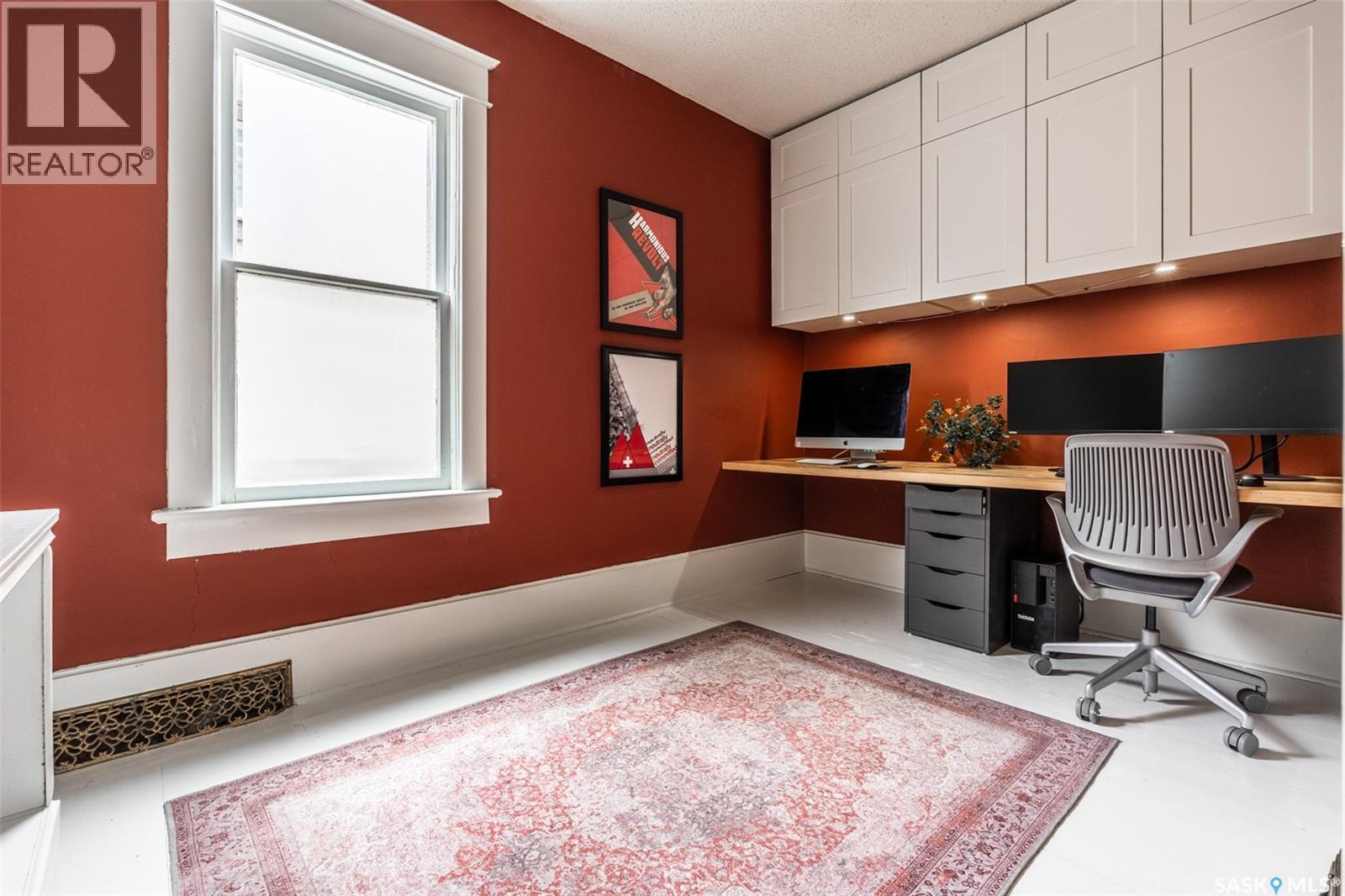 215 27Th Street W, Saskatoon, SK - Indoor Photo Showing Office