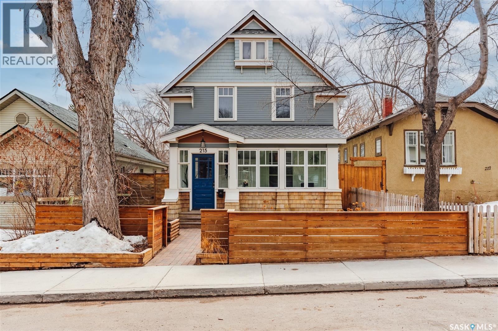 215 27Th Street W, Saskatoon, SK - Outdoor With Facade