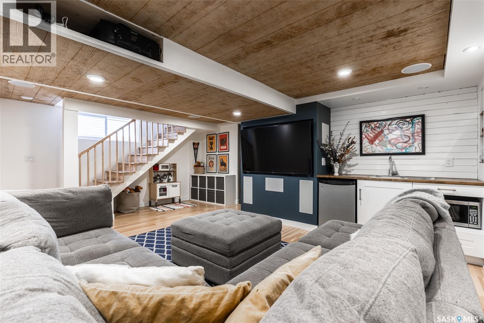 215 27Th Street W, Saskatoon, SK - Indoor