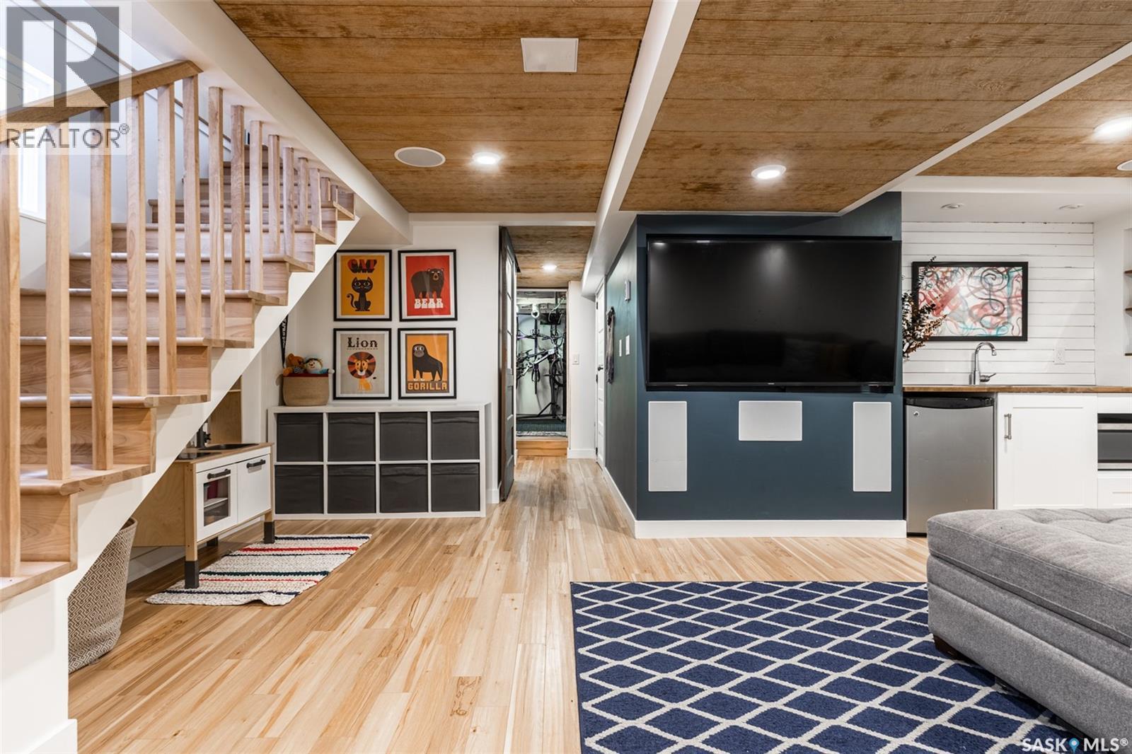 215 27Th Street W, Saskatoon, SK - Indoor Photo Showing Other Room