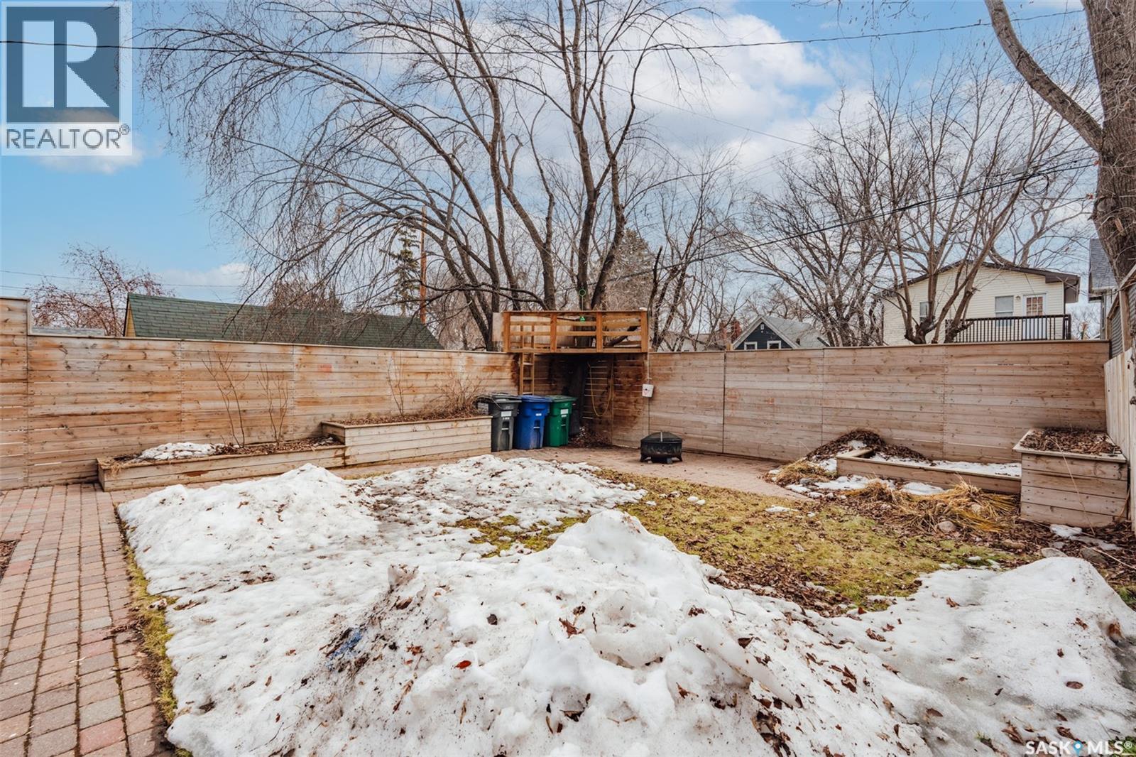 215 27Th Street W, Saskatoon, SK - Outdoor