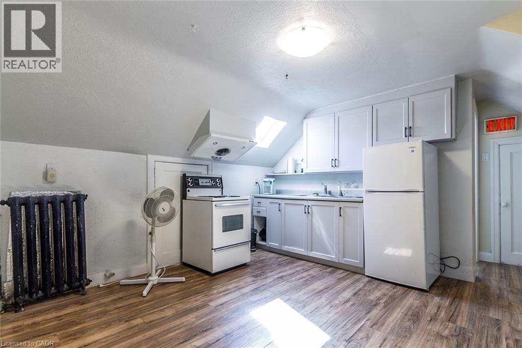 133 Albert Street, Waterloo, ON - Indoor