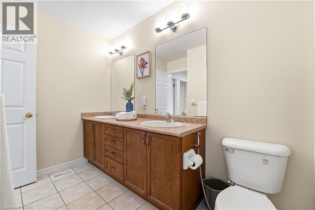 87 Ralgreen Crescent, Kitchener, ON - Indoor Photo Showing Bathroom