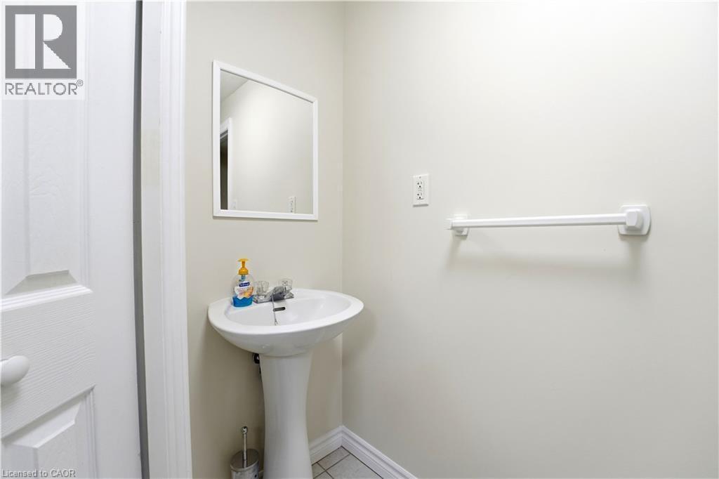87 Ralgreen Crescent, Kitchener, ON - Indoor Photo Showing Bathroom