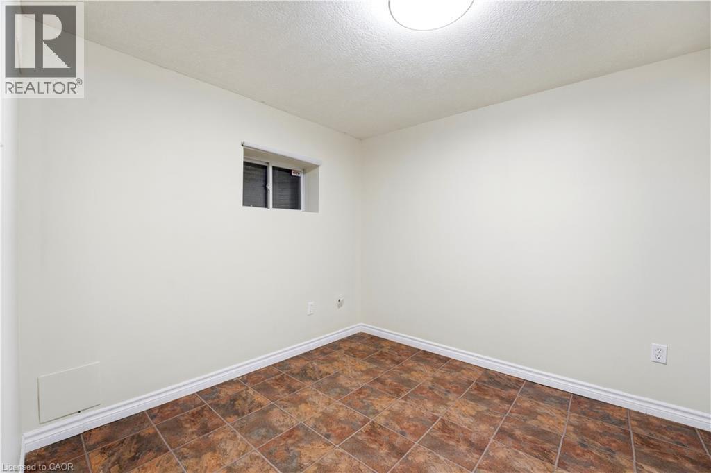 87 Ralgreen Crescent, Kitchener, ON - Indoor Photo Showing Other Room