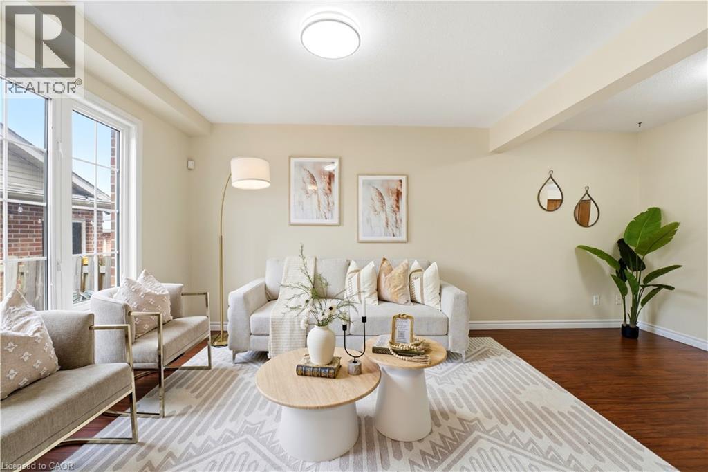 87 Ralgreen Crescent, Kitchener, ON - Indoor Photo Showing Living Room