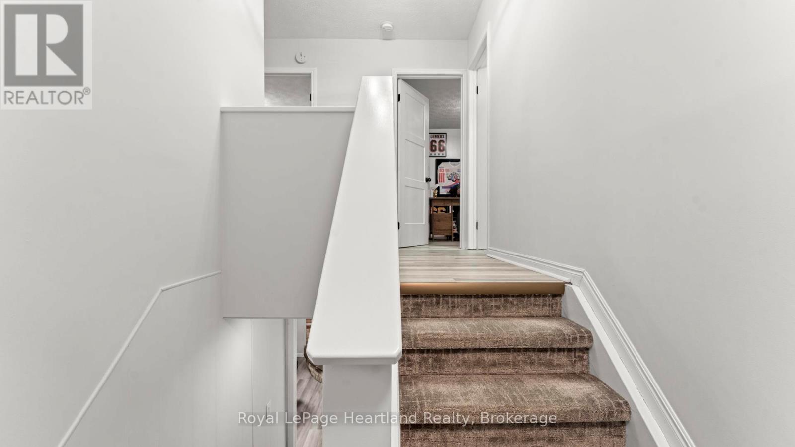 17 Suncoast Drive W, Goderich (Goderich (Town)), ON - Indoor Photo Showing Other Room