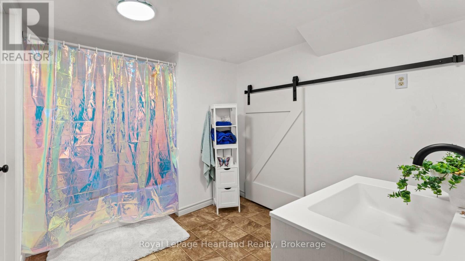 17 Suncoast Drive W, Goderich (Goderich (Town)), ON - Indoor Photo Showing Bathroom