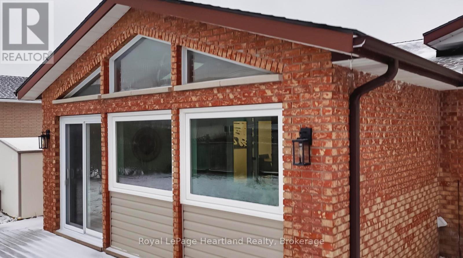 17 Suncoast Drive W, Goderich (Goderich (Town)), ON - Outdoor With Exterior