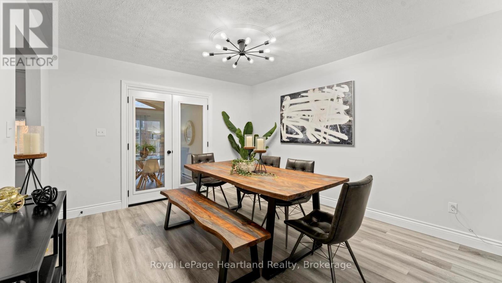 17 Suncoast Drive W, Goderich (Goderich (Town)), ON - Indoor Photo Showing Dining Room