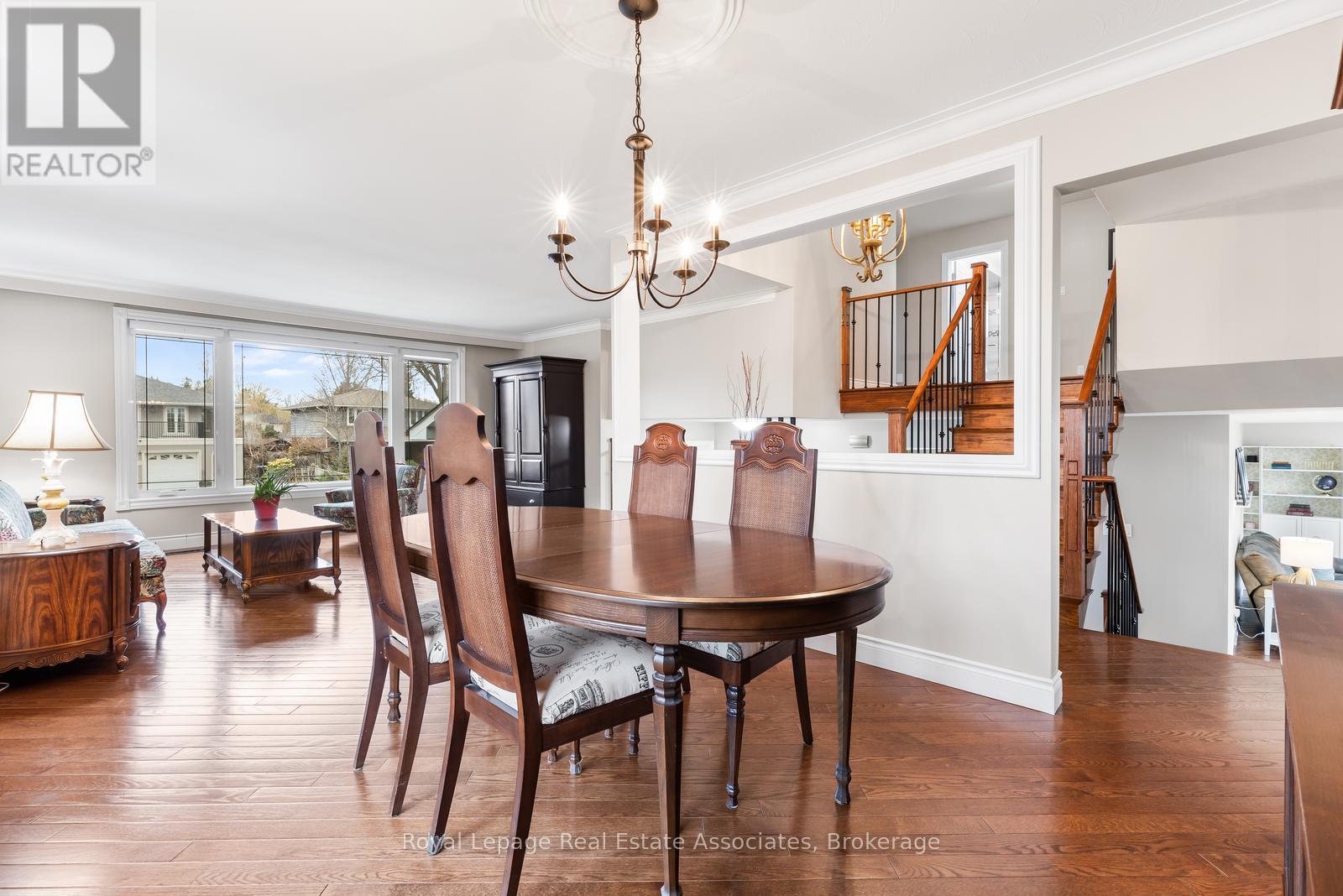 176 Daphne Avenue, Mississauga, ON - Indoor Photo Showing Dining Room