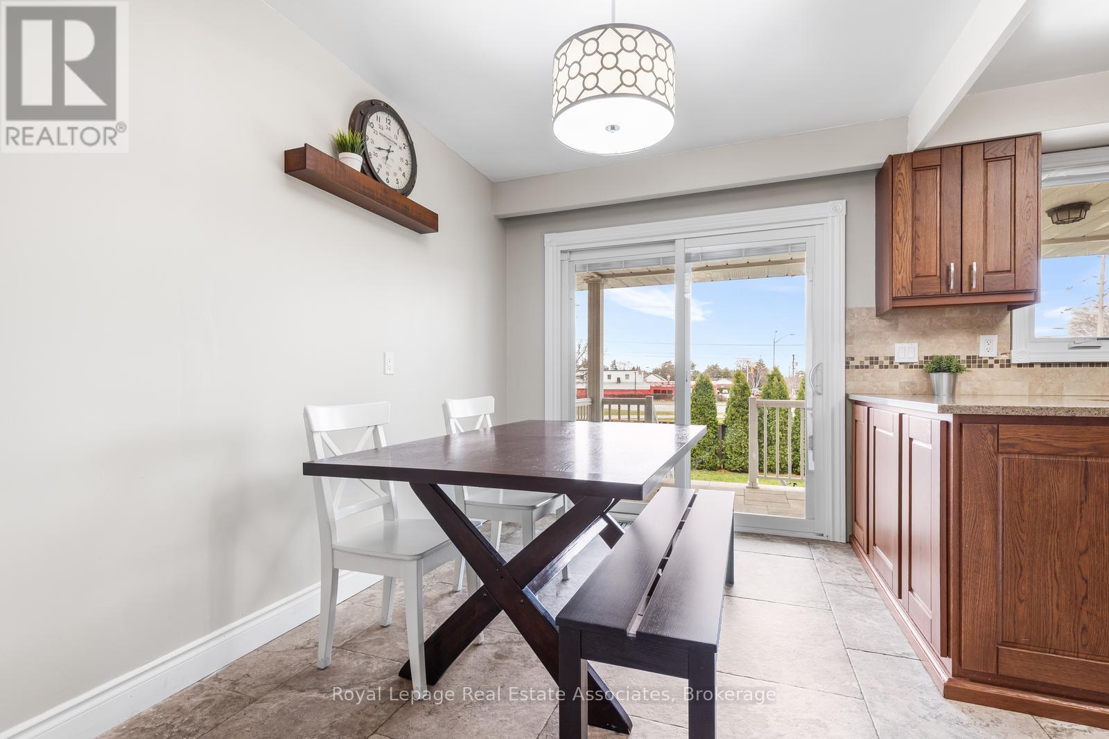 176 Daphne Avenue, Mississauga, ON - Indoor Photo Showing Dining Room