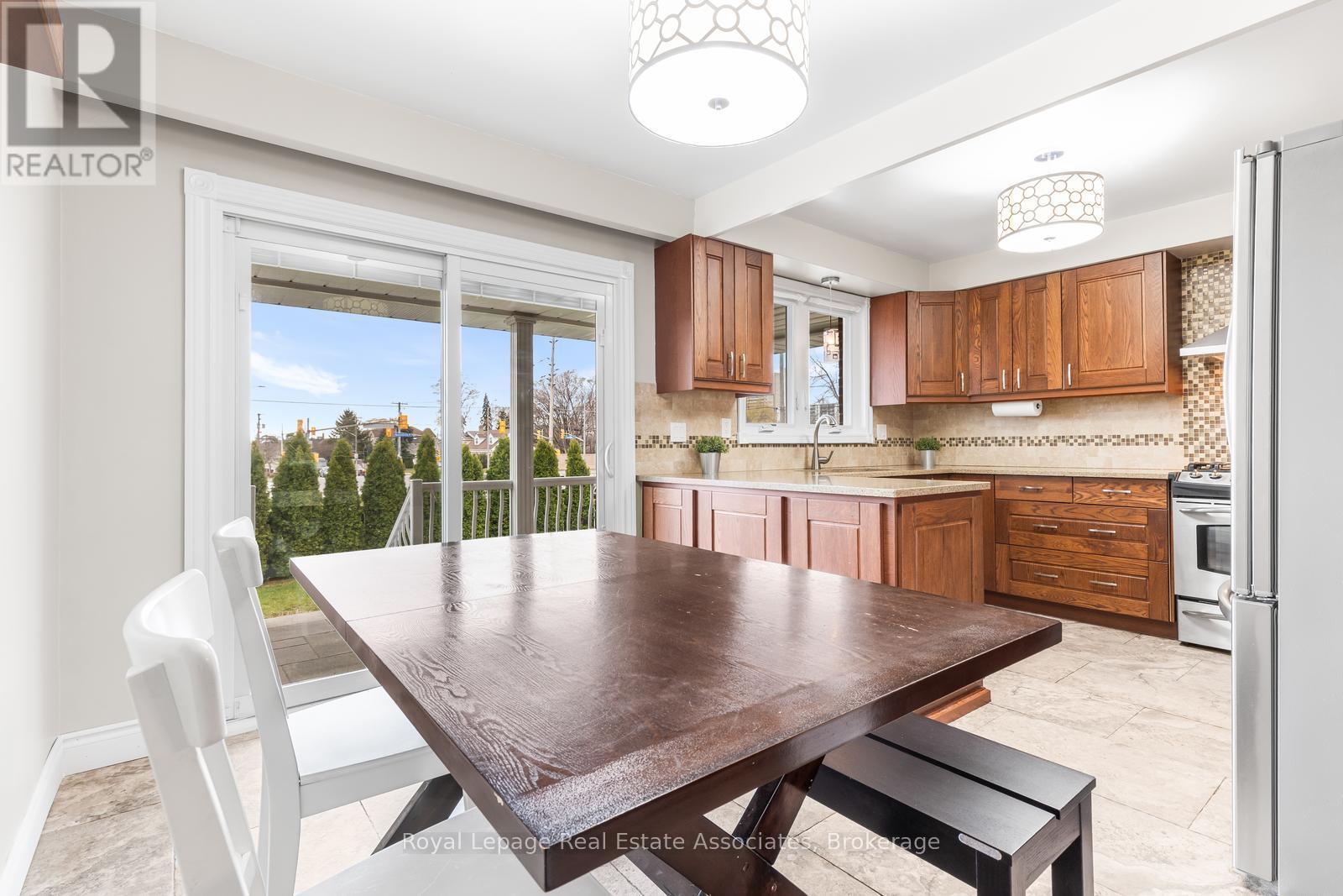 176 Daphne Avenue, Mississauga, ON - Indoor