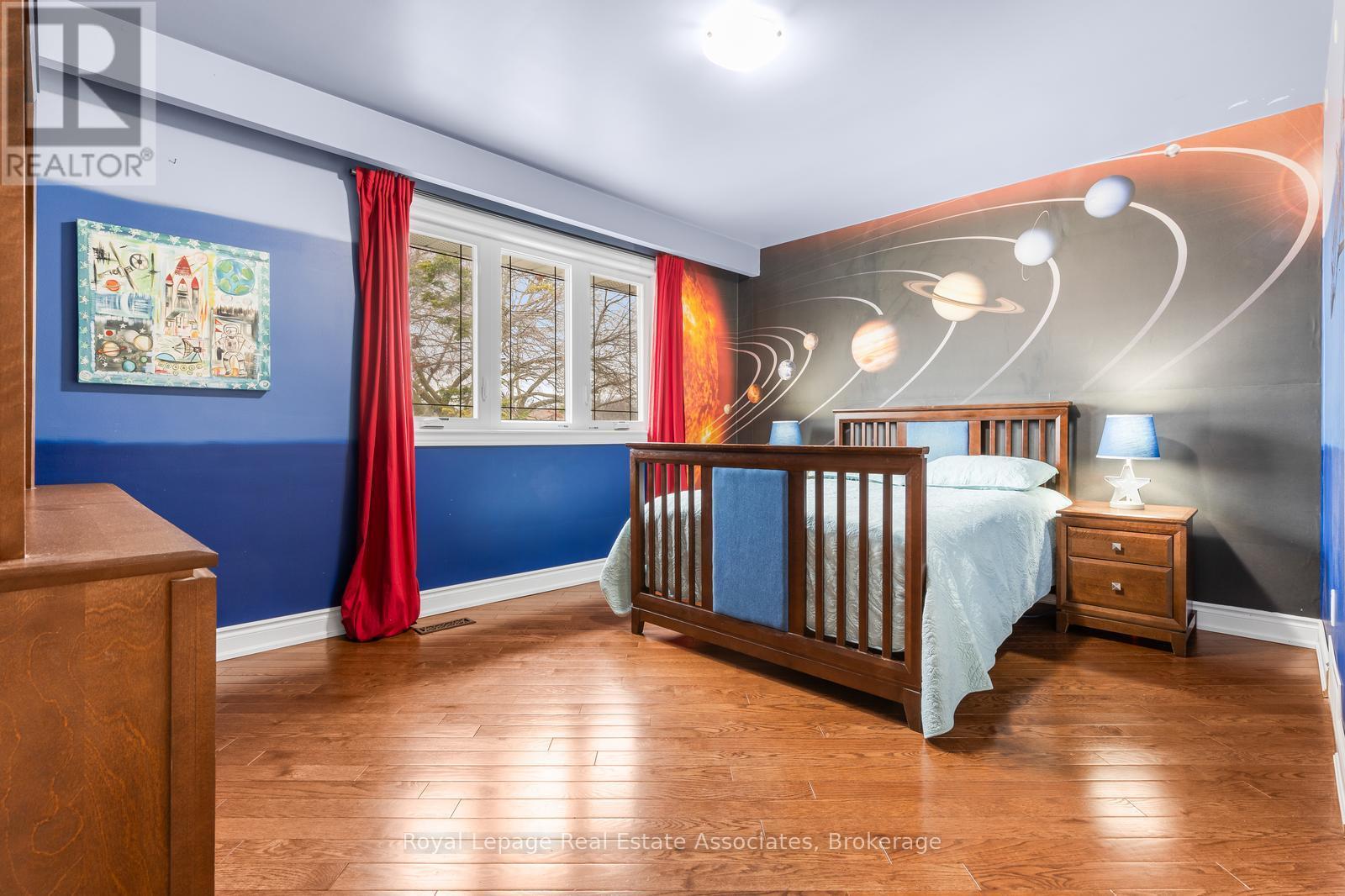 176 Daphne Avenue, Mississauga, ON - Indoor Photo Showing Bedroom