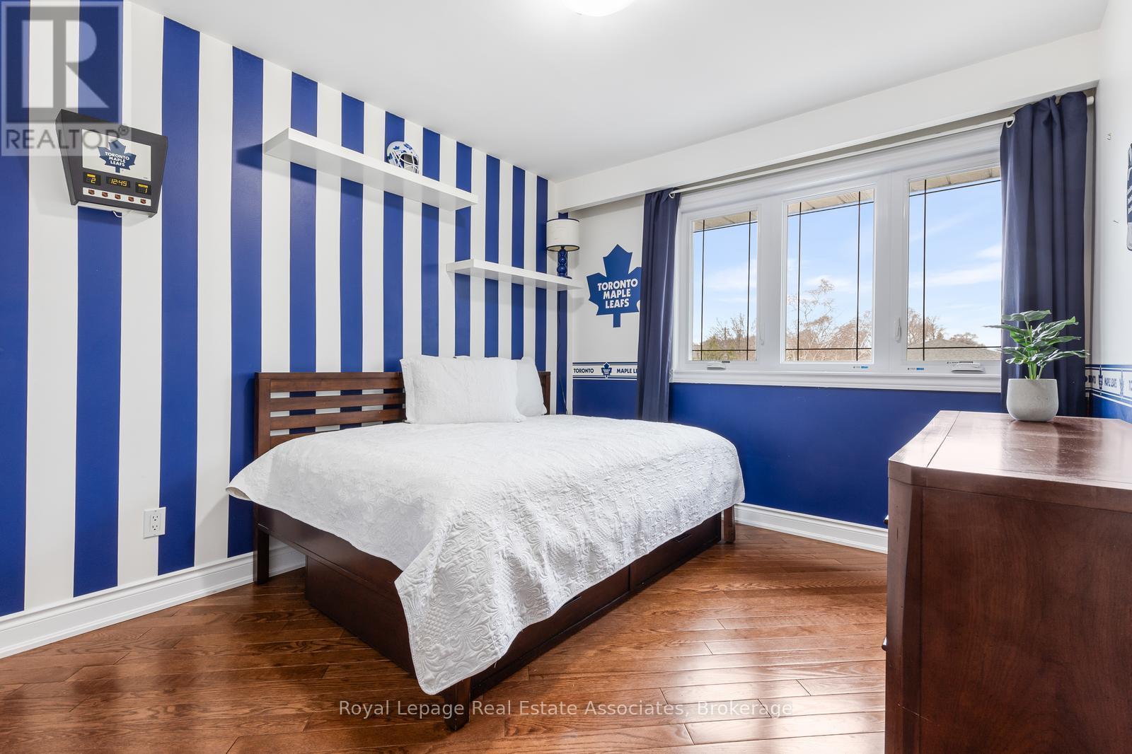 176 Daphne Avenue, Mississauga, ON - Indoor Photo Showing Bedroom