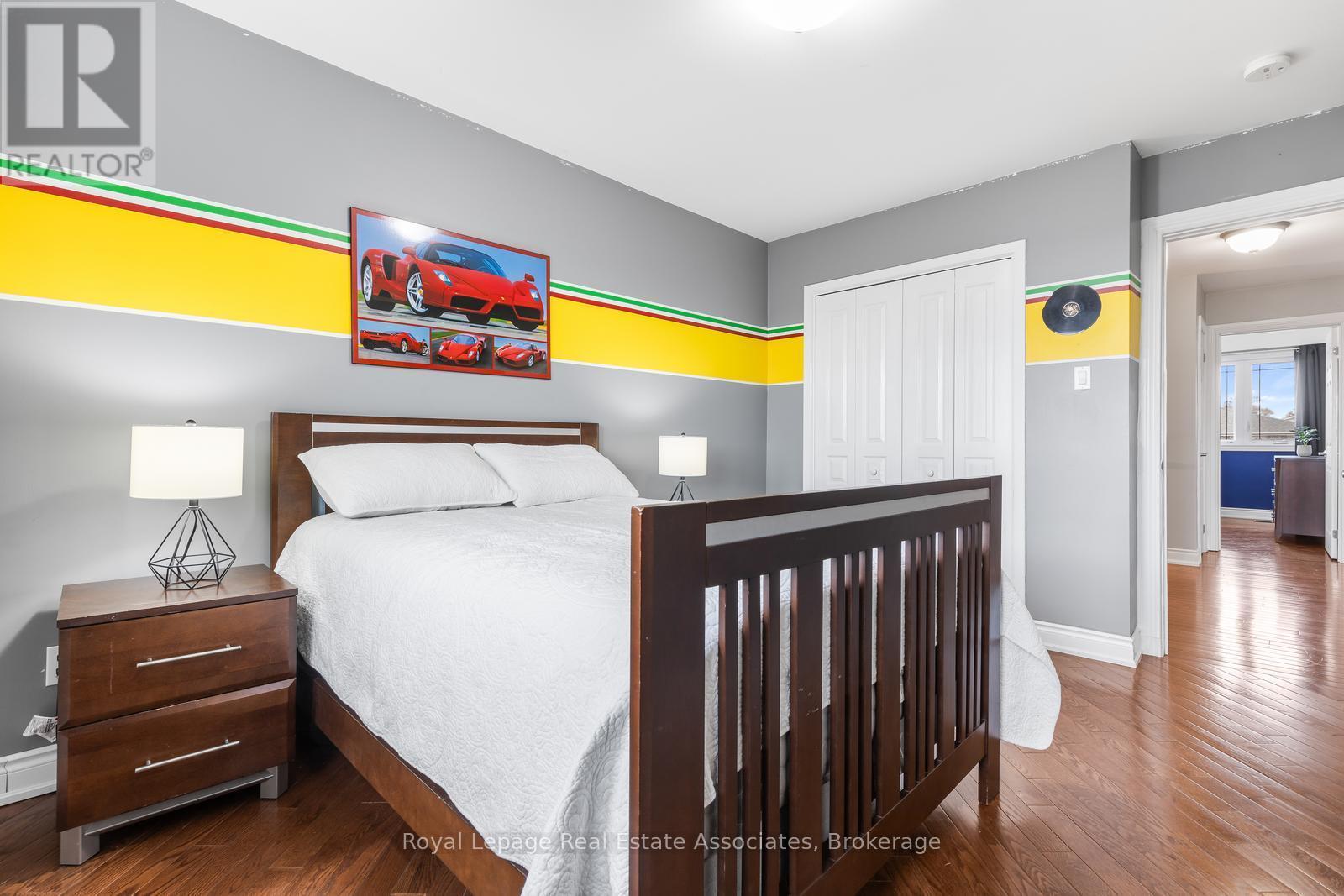 176 Daphne Avenue, Mississauga, ON - Indoor Photo Showing Bedroom