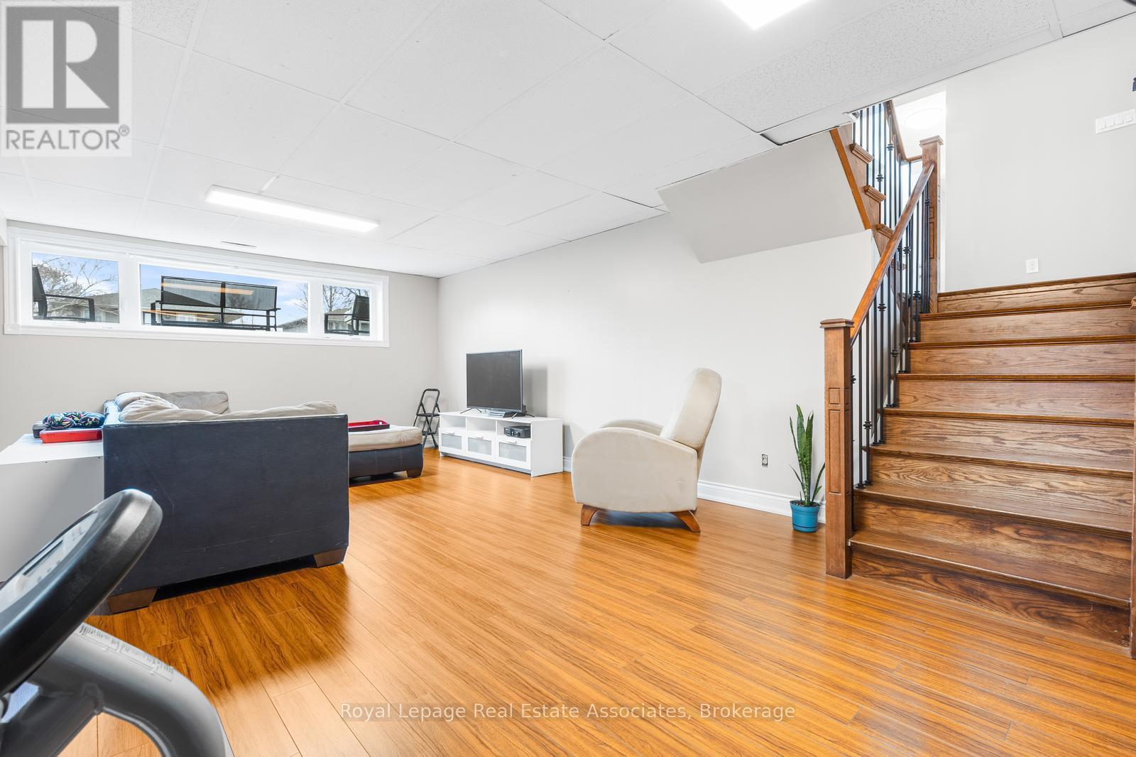 176 Daphne Avenue, Mississauga, ON - Indoor