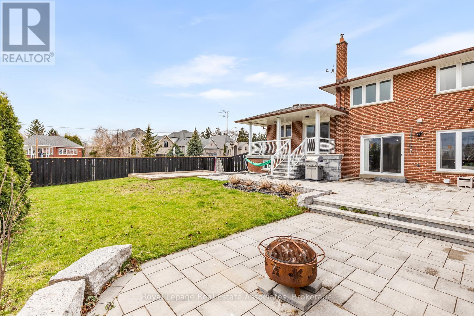 176 Daphne Avenue, Mississauga, ON - Outdoor