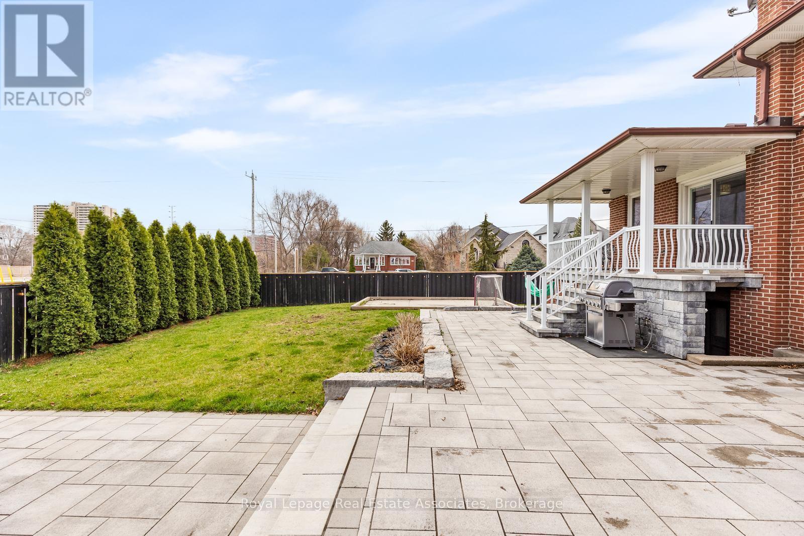 176 Daphne Avenue, Mississauga, ON - Outdoor