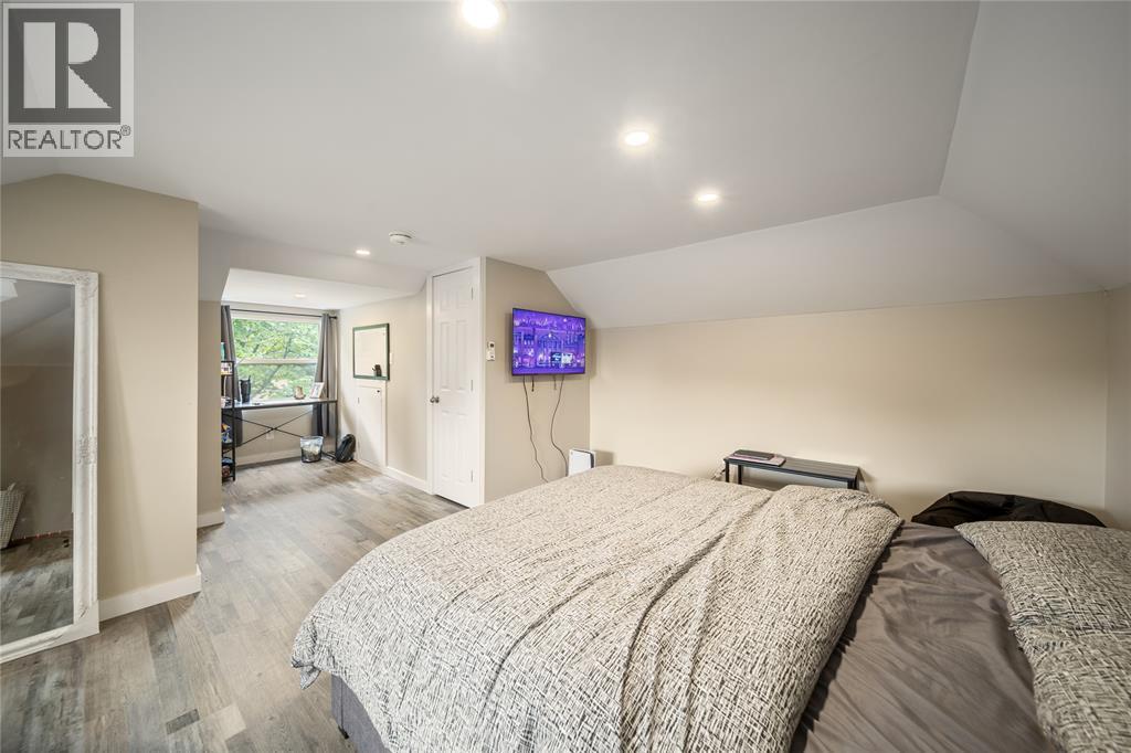 116 Cameron Street, Sarnia, ON - Indoor Photo Showing Bedroom