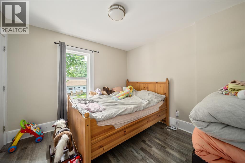 116 Cameron Street, Sarnia, ON - Indoor Photo Showing Bedroom
