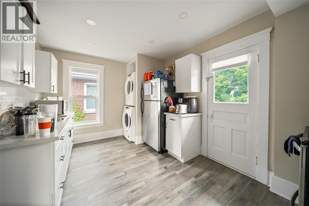116 Cameron Street, Sarnia, ON - Indoor Photo Showing Kitchen