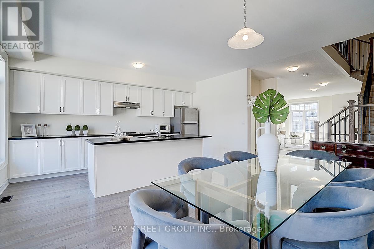 34 Phillipsen Way, Markham, ON - Indoor Photo Showing Kitchen