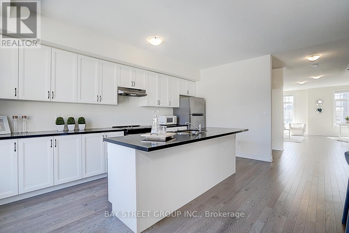 34 Phillipsen Way, Markham, ON - Indoor Photo Showing Kitchen