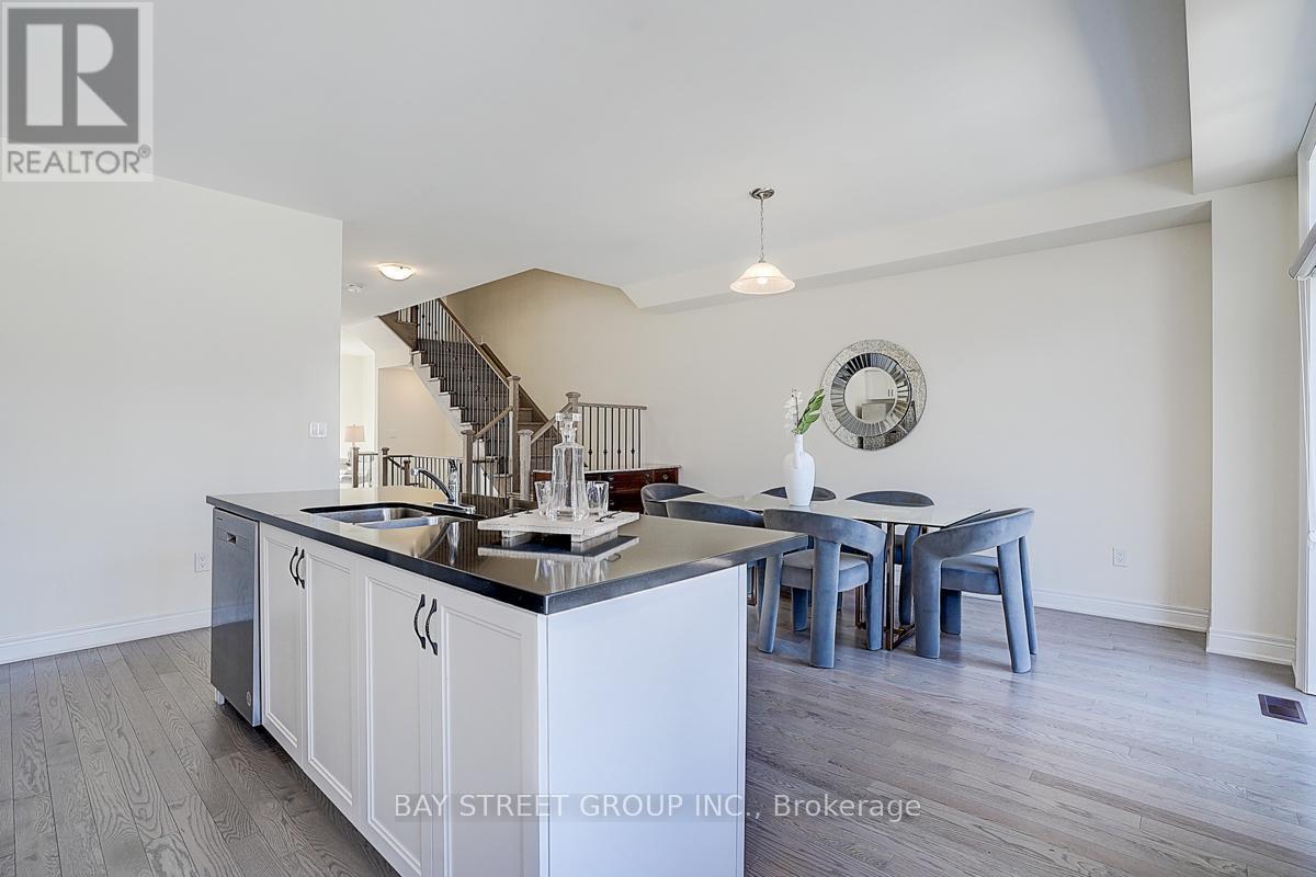 34 Phillipsen Way, Markham, ON - Indoor Photo Showing Kitchen With Double Sink