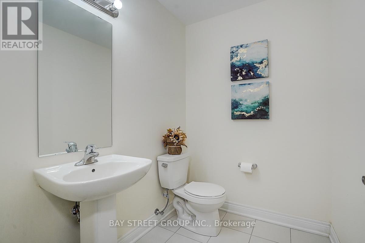 34 Phillipsen Way, Markham, ON - Indoor Photo Showing Bathroom