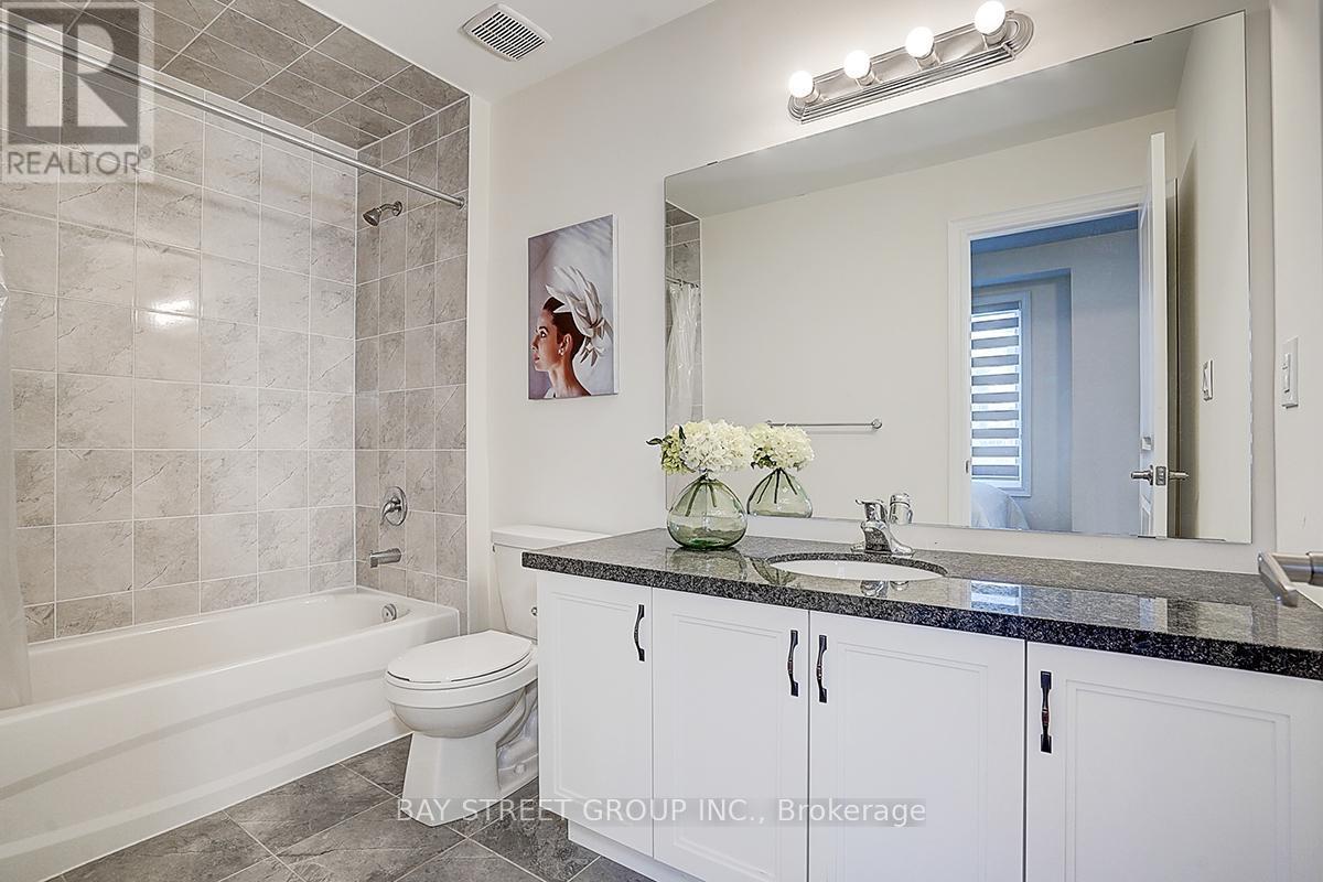 34 Phillipsen Way, Markham, ON - Indoor Photo Showing Bathroom