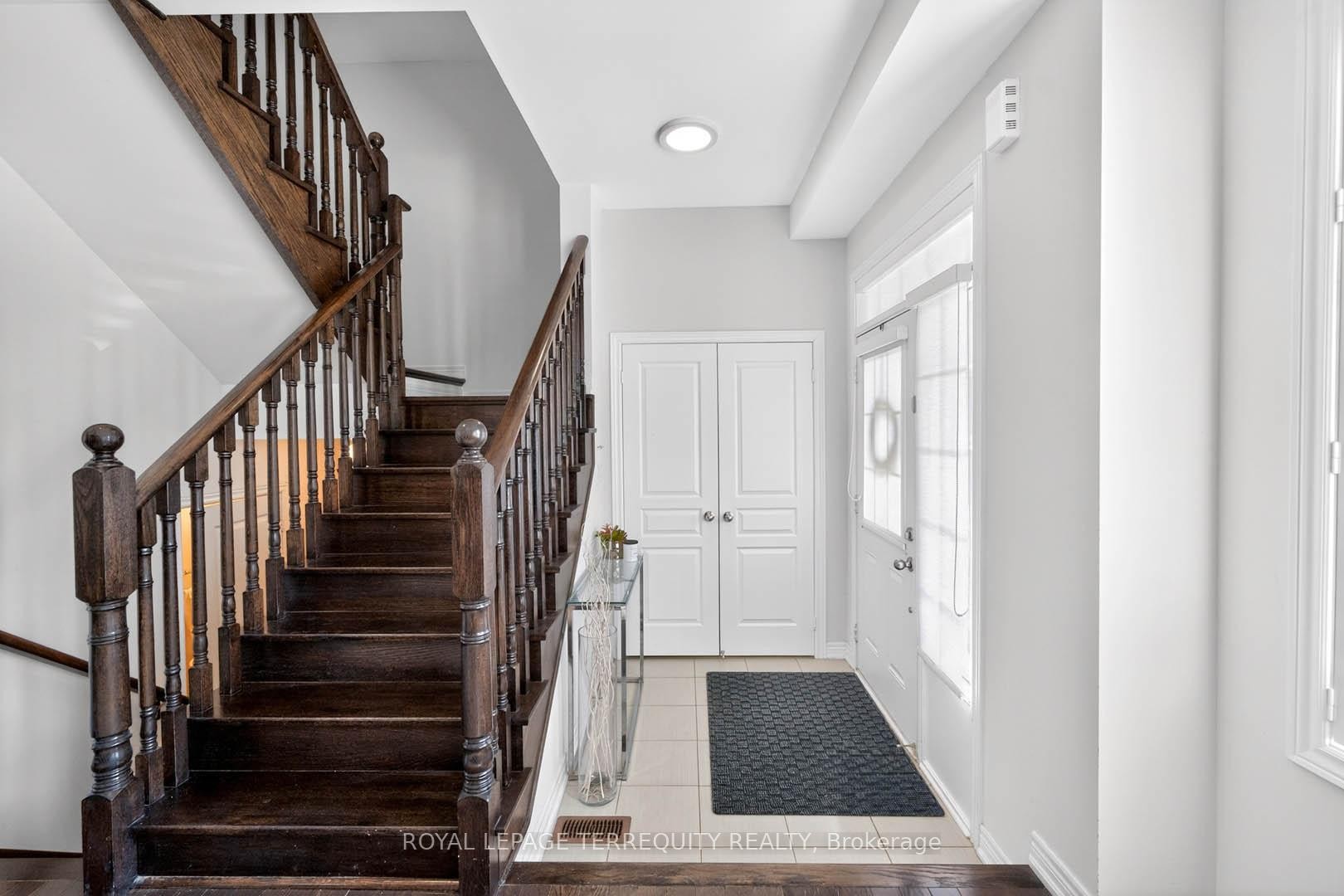 190 East'S Corners Boulevard, Vaughan, ON - Indoor Photo Showing Other Room