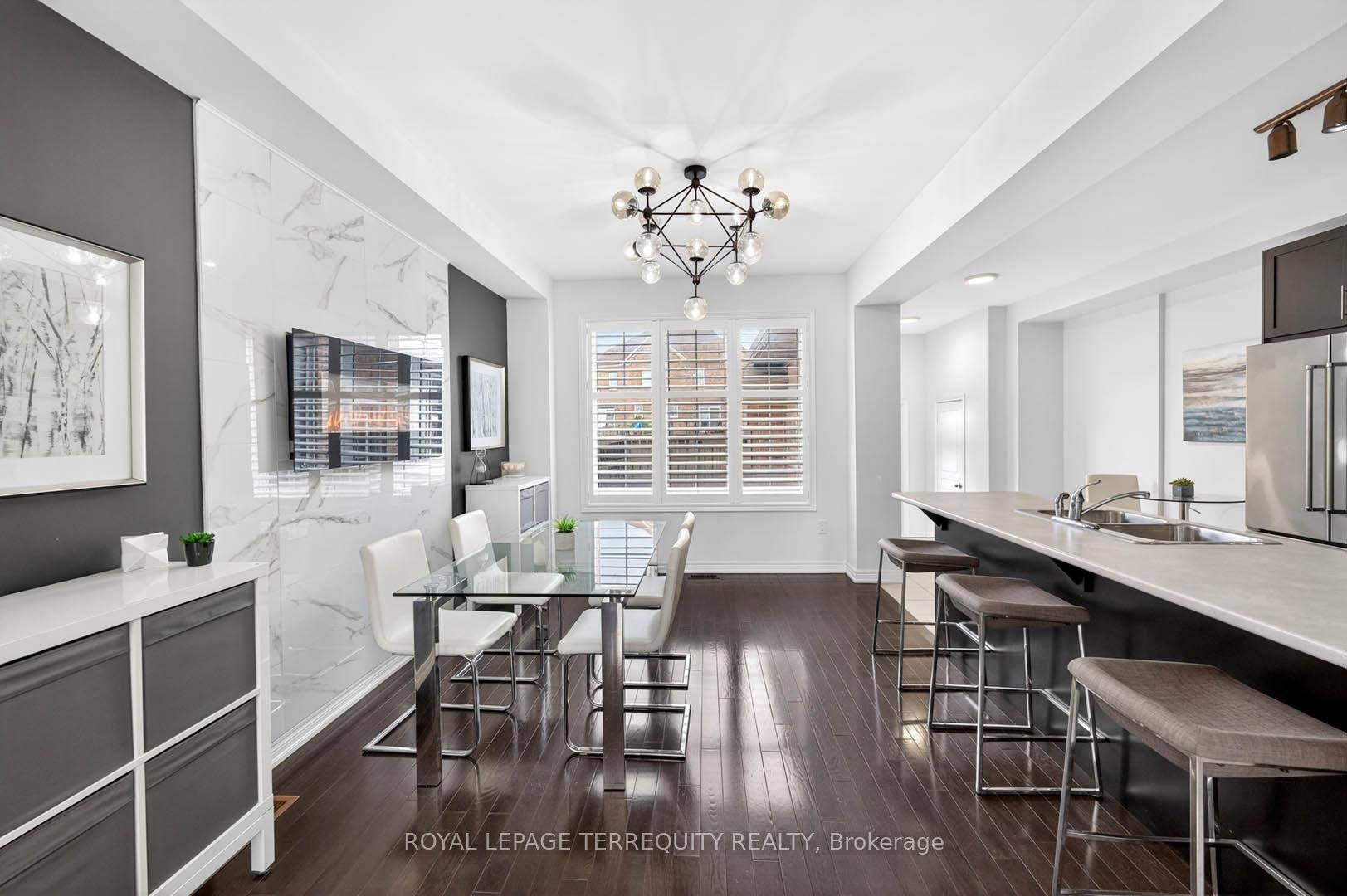 190 East'S Corners Boulevard, Vaughan, ON - Indoor Photo Showing Dining Room
