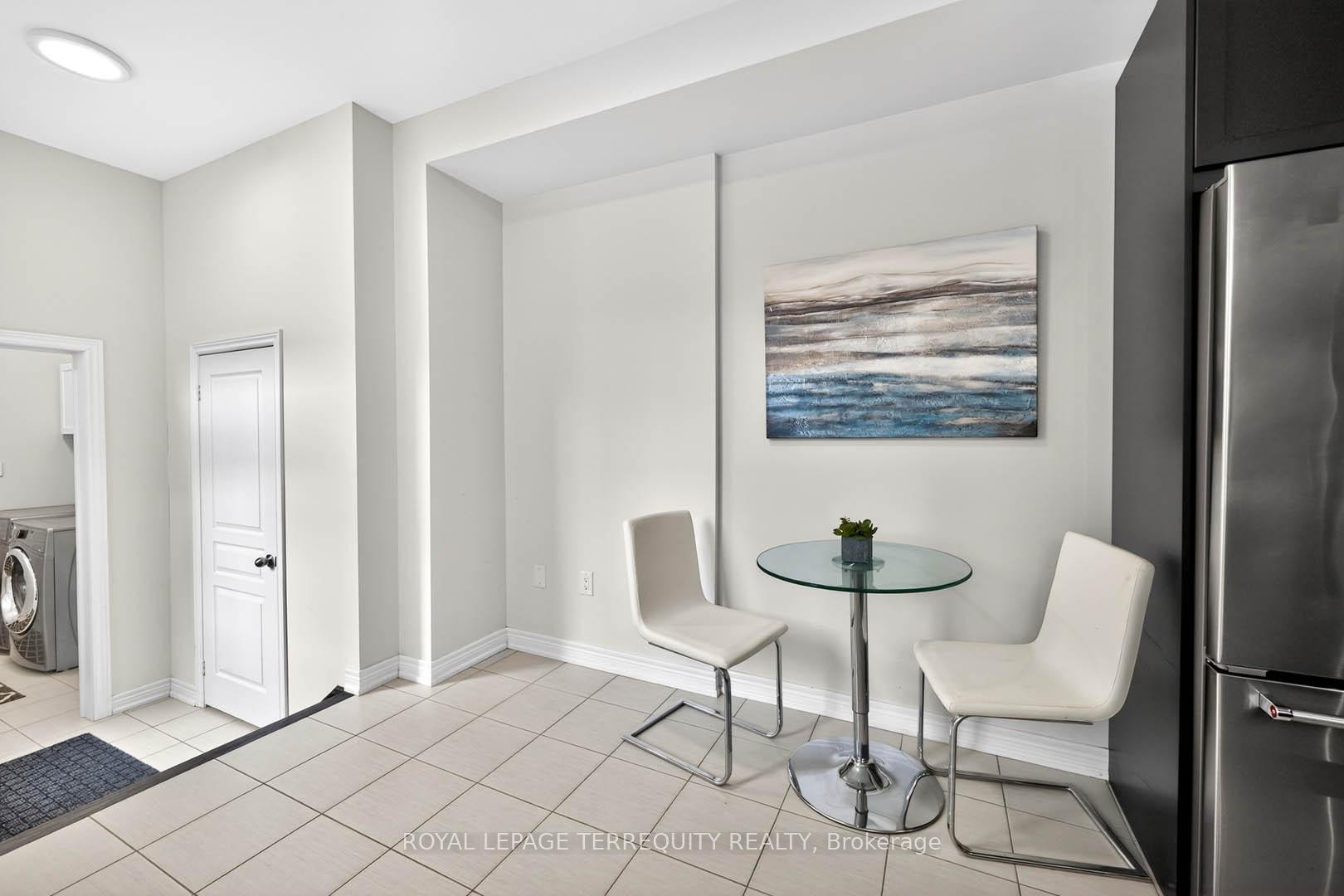 190 East'S Corners Boulevard, Vaughan, ON - Indoor Photo Showing Other Room